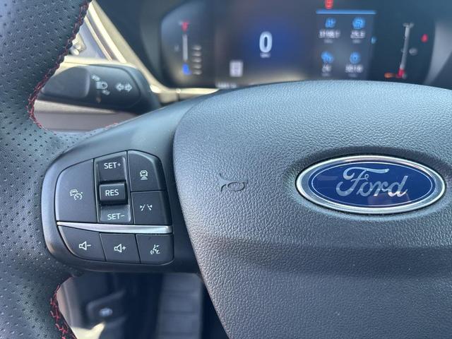 Photo of 2023 Rapid Red Metallic Tinted Clearcoat Ford Escape