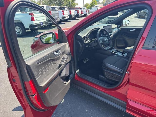 Photo of 2023 Rapid Red Metallic Tinted Clearcoat Ford Escape