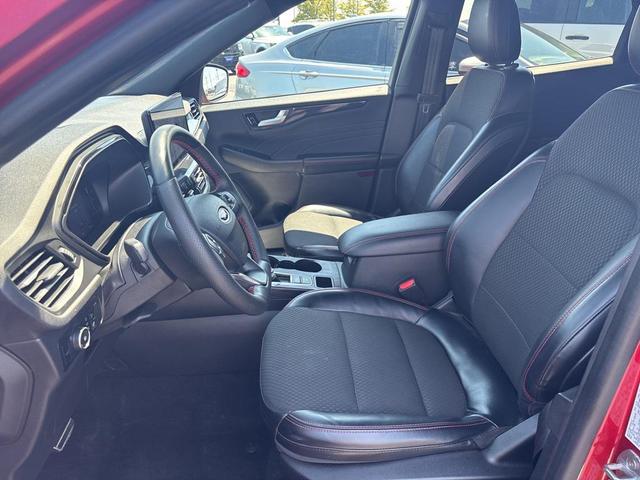 Photo of 2023 Rapid Red Metallic Tinted Clearcoat Ford Escape