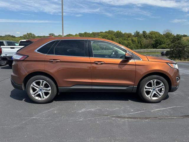 Photo of 2017 Canyon Ridge Metallic Ford Edge