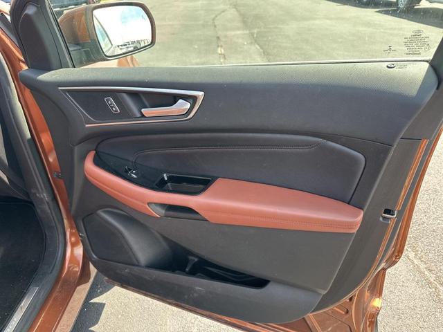 Photo of 2017 Canyon Ridge Metallic Ford Edge