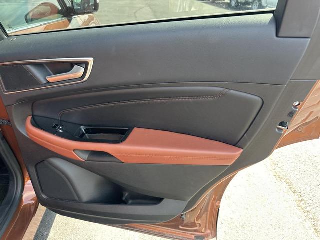 Photo of 2017 Canyon Ridge Metallic Ford Edge