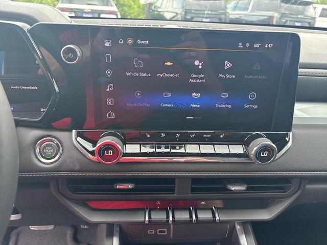 Photo of 2025 Summit White Chevrolet Colorado