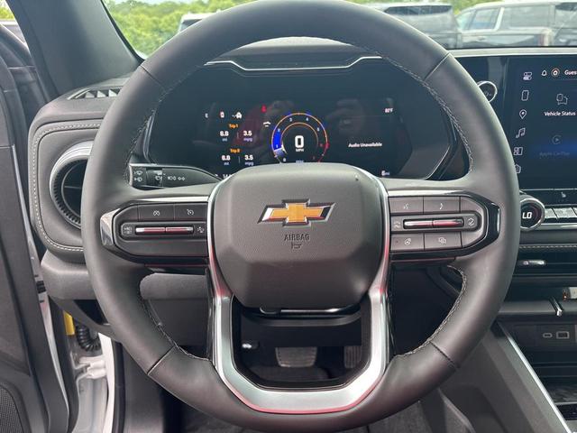 Photo of 2025 Summit White Chevrolet Colorado