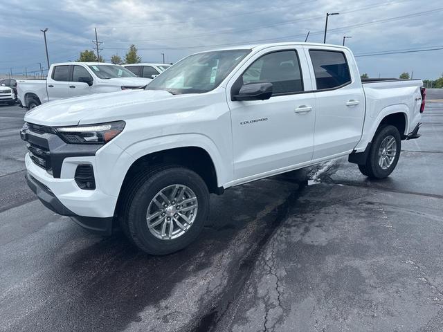 Photo of 2025 Summit White Chevrolet Colorado
