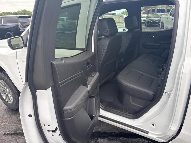 Photo of 2025 Summit White Chevrolet Colorado