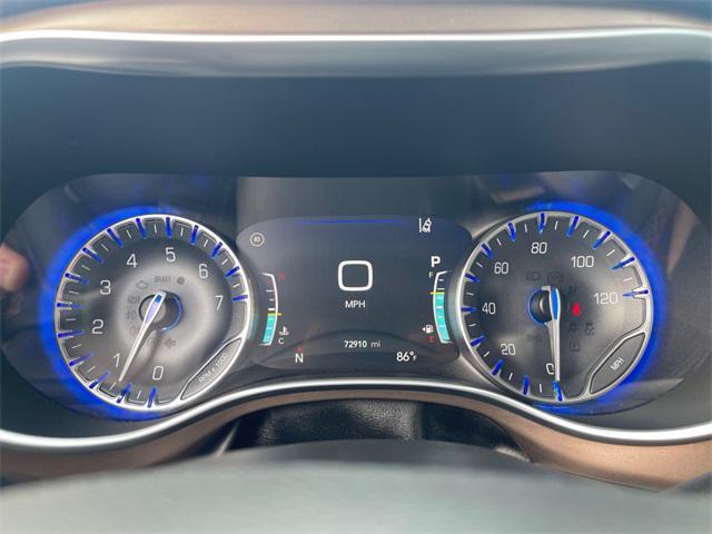 Photo of 2019 Granite Crystal Metallic Clearcoat Chrysler Pacifica