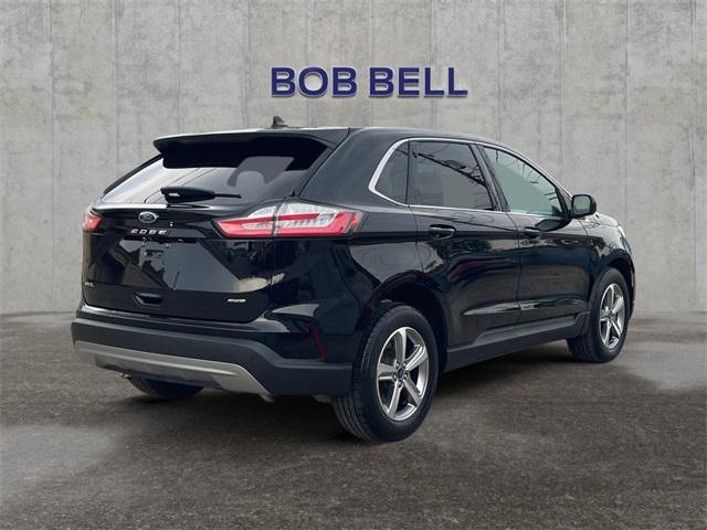 Photo of 2022 Agate Black Metallic Ford Edge