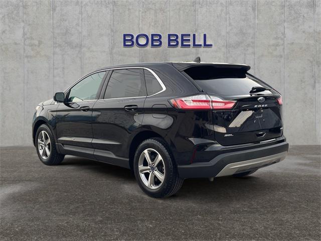 Photo of 2022 Agate Black Metallic Ford Edge