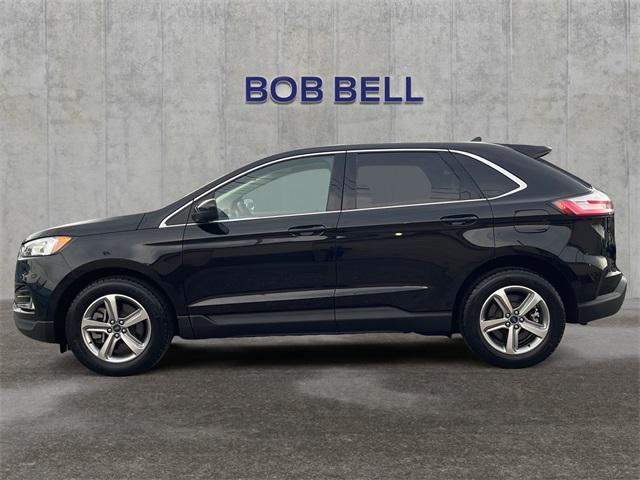 Photo of 2022 Agate Black Metallic Ford Edge
