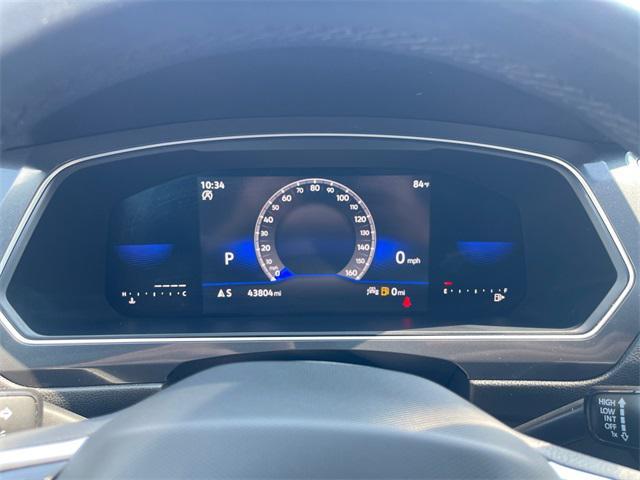Photo of 2022 Oryx White Pearl Volkswagen Tiguan