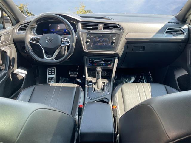 Photo of 2022 Oryx White Pearl Volkswagen Tiguan