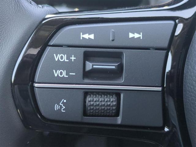 Photo of 2026 Platinum White Pearl Honda CR-V