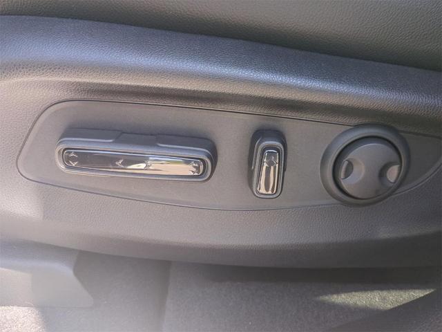 Photo of 2026 Platinum White Pearl Honda CR-V