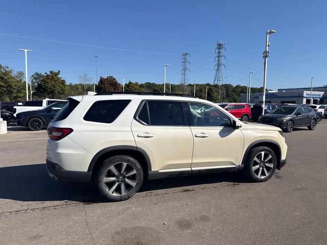 Photo of 2023 Platinum White Pearl Honda Pilot