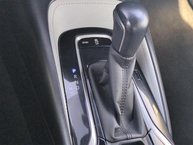 Photo of 2021 Wind Chill Pearl Toyota Corolla Hatchback