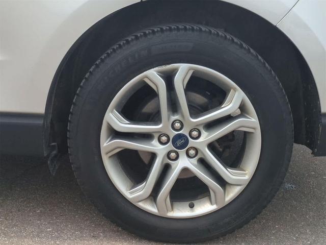 Photo of 2016 Ingot Silver Metallic Ford Edge