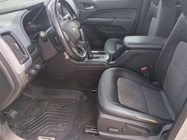 Photo of 2017 Silver Ice Metallic Chevrolet Colorado