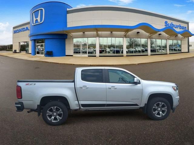 Photo of 2017 Silver Ice Metallic Chevrolet Colorado