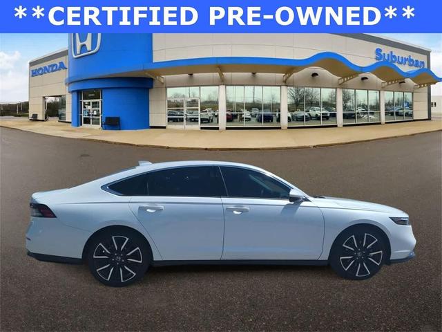 Photo of 2024 Platinum White Pearl Honda Accord Hybrid