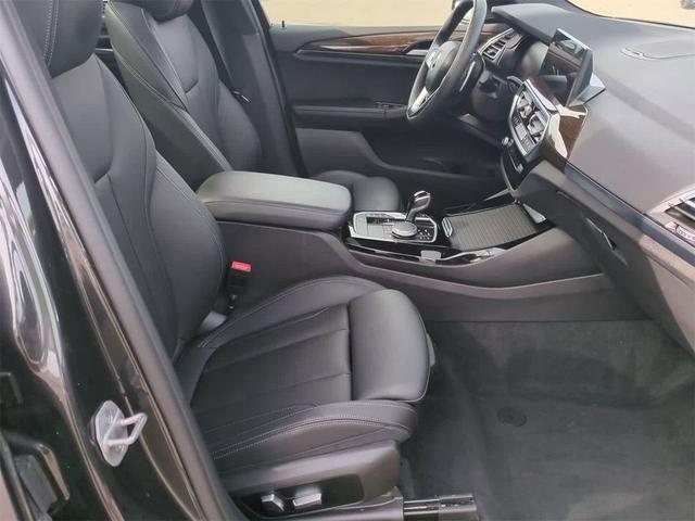 Photo of 2023 Gray BMW X3