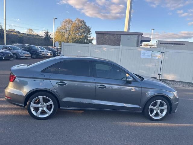 Photo of 2015 Gray Audi A3