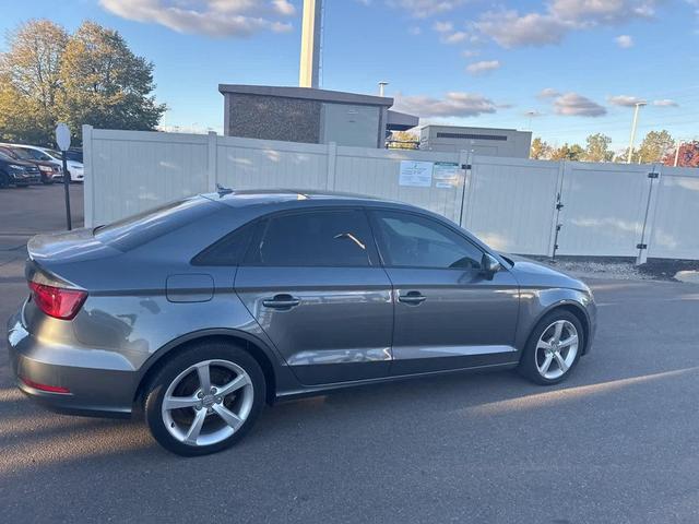 Photo of 2015 Gray Audi A3