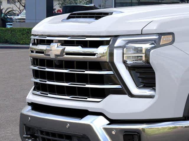 Photo of 2025 Summit White Chevrolet Silverado 3500