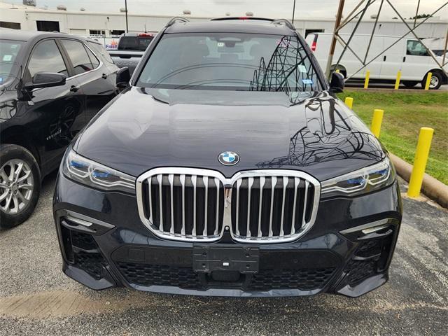 Photo of 2019 Carbon Black Metallic BMW X7