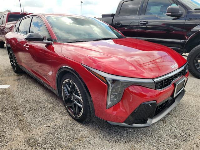 Photo of 2025 Currant Red Kia K4