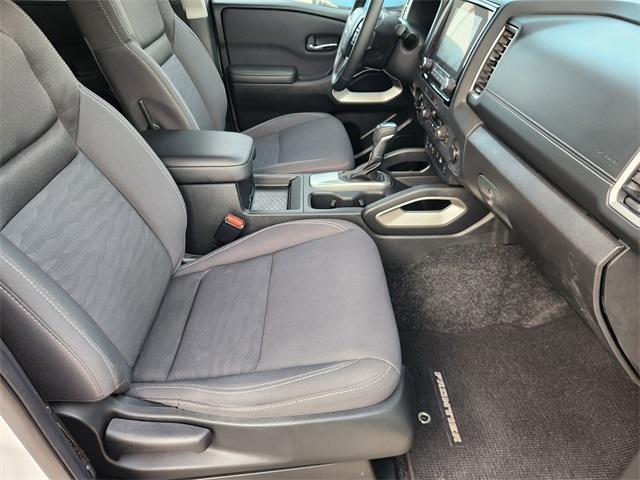 Photo of 2024 Glacier White Nissan Frontier