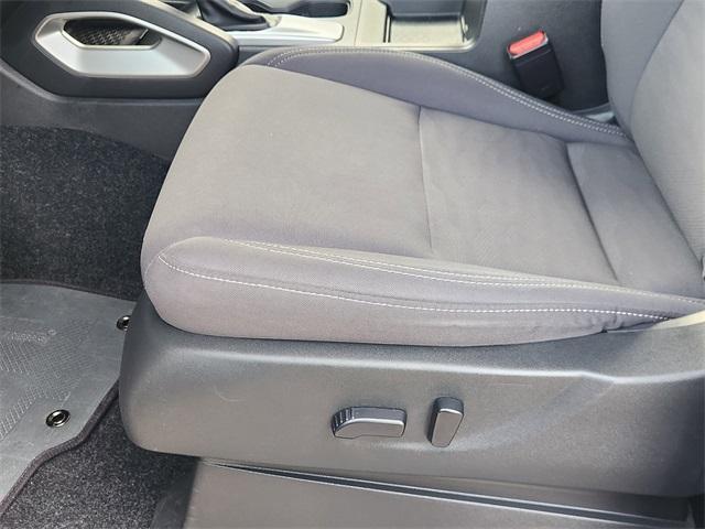 Photo of 2024 Glacier White Nissan Frontier