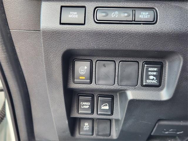 Photo of 2024 Glacier White Nissan Frontier