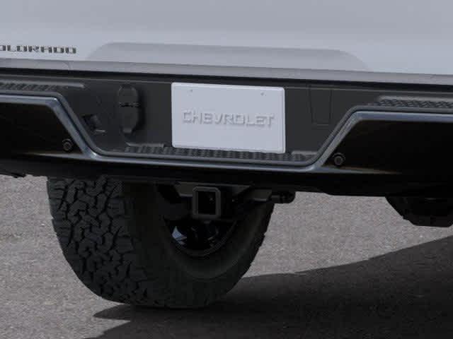 Photo of 2025 Summit White Chevrolet Colorado