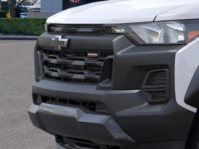 Photo of 2025 Summit White Chevrolet Colorado