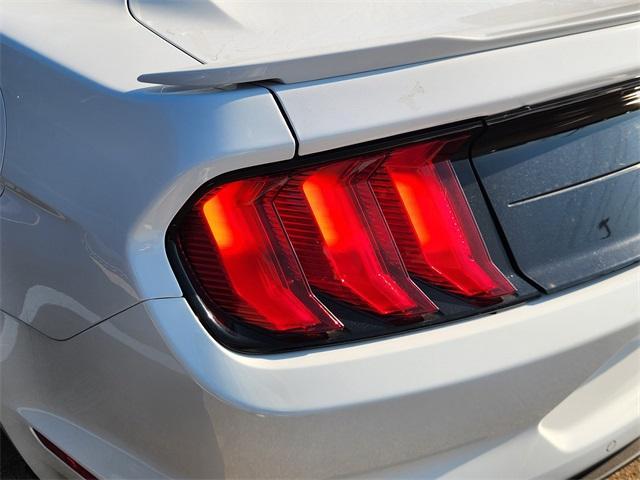 Photo of 2022 Oxford White Ford Mustang