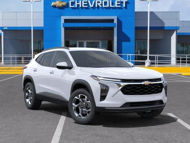 Photo of 2025 Summit White Chevrolet Trax