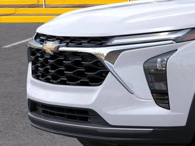 Photo of 2025 Summit White Chevrolet Trax