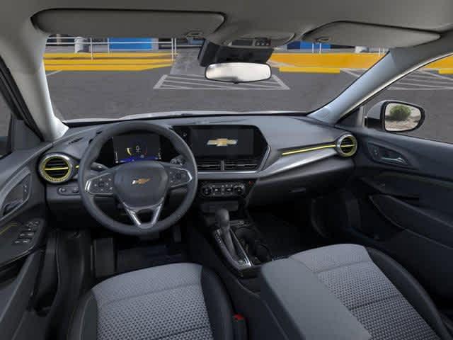 Photo of 2025 Summit White Chevrolet Trax