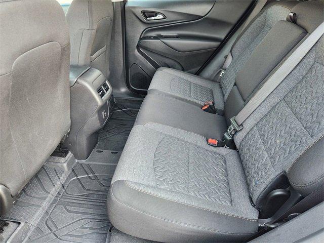 Photo of 2022 Silver Ice Metallic Chevrolet Equinox