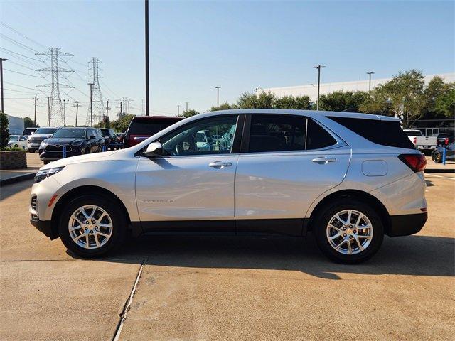 Photo of 2022 Silver Ice Metallic Chevrolet Equinox