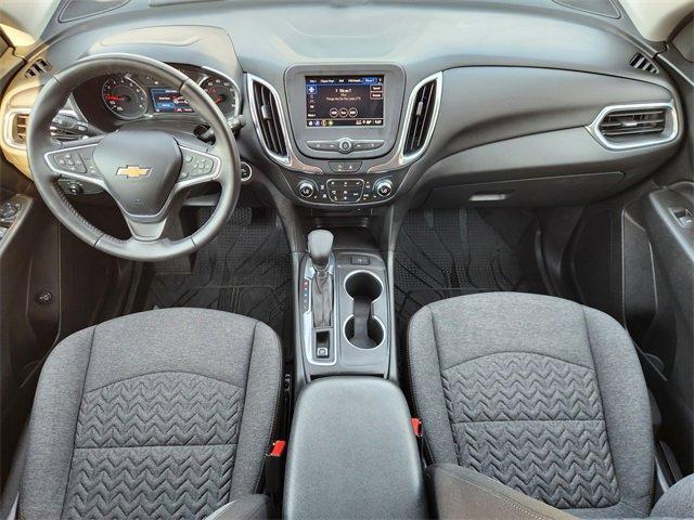 Photo of 2022 Silver Ice Metallic Chevrolet Equinox