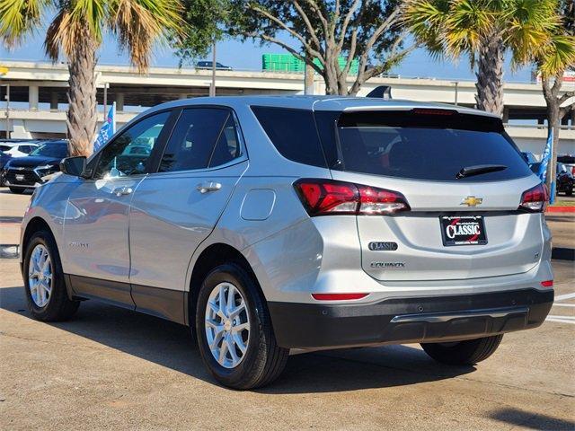Photo of 2022 Silver Ice Metallic Chevrolet Equinox