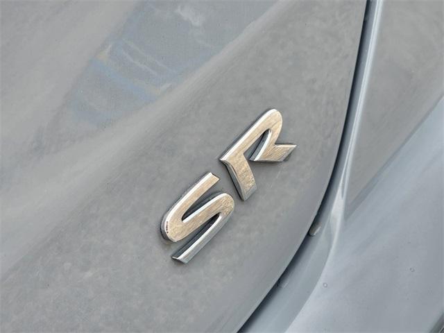 Photo of 2022 2 Tone Gray / Black Roof Nissan Kicks