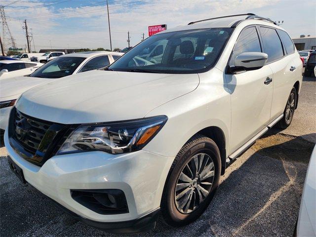 Photo of 2020 White Nissan Pathfinder