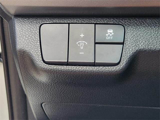 Photo of 2023 Clear White Kia Rio