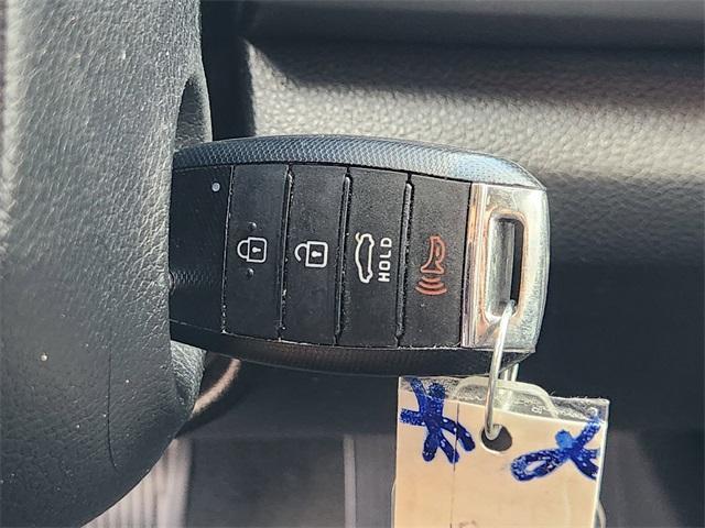 Photo of 2023 Clear White Kia Rio