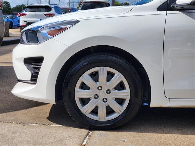Photo of 2023 Clear White Kia Rio