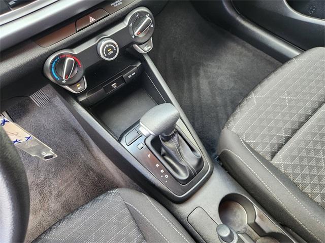 Photo of 2023 Clear White Kia Rio