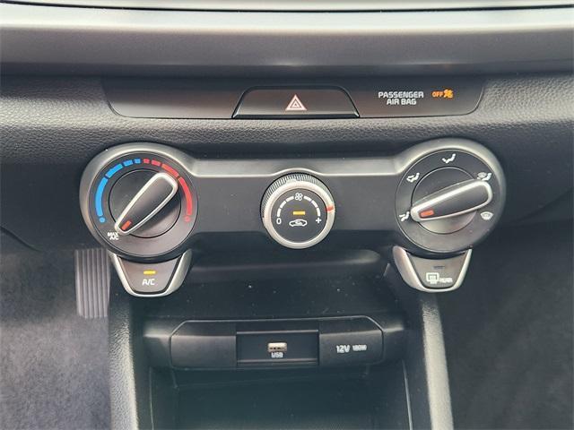 Photo of 2023 Clear White Kia Rio